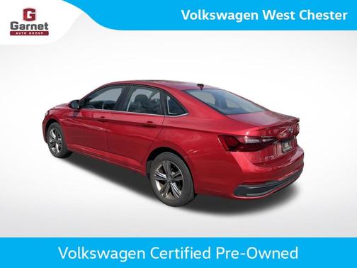 Kings Red 2023 Volkswagen Jetta 1.5T SE