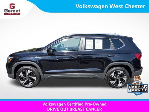 Deep Black Pearl Effect 2024 Volkswagen Taos 1.5T SE