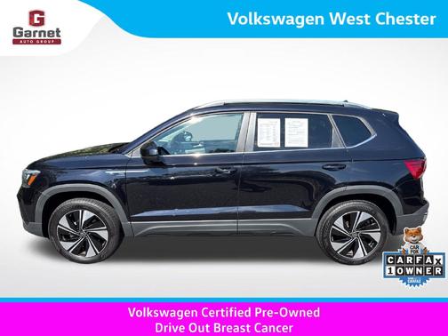 Deep Black Pearl Effect 2024 Volkswagen Taos 1.5T SE
