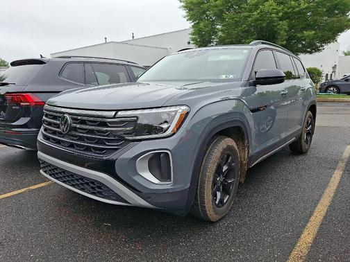 2024 Volkswagen Atlas 2.0T Peak Edition SE w/Technology