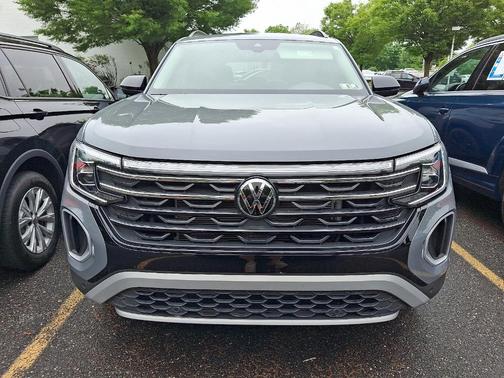 2024 Volkswagen Atlas 2.0T Peak Edition SE w/Technology