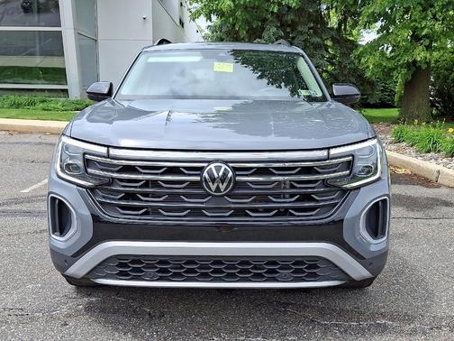 2024 Volkswagen Atlas 2.0T Peak Edition SE w/Technology