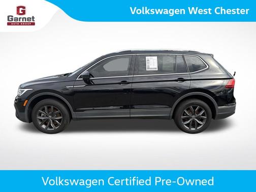 Deep Black Pearl Effect 2023 Volkswagen Tiguan 2.0T SE