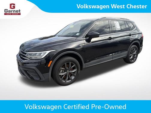 Deep Black Pearl Effect 2023 Volkswagen Tiguan 2.0T SE