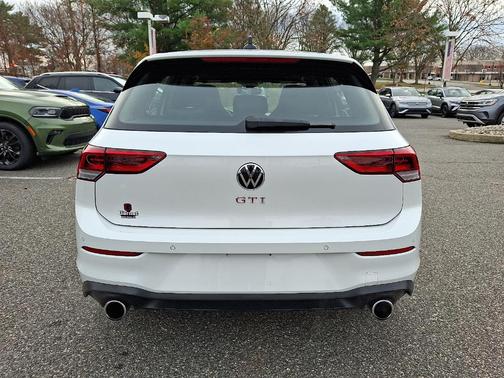 2024 Volkswagen Golf GTI 2.0T SE