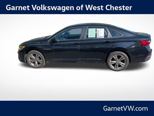 Deep Black Pearl Effect 2023 Volkswagen Jetta 1.5T SE
