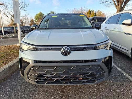 2025 Volkswagen Taos 1.5T SE Black