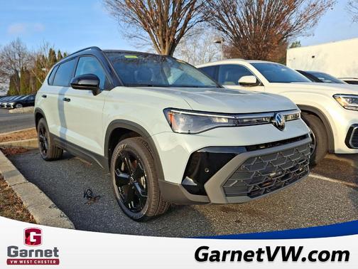 2025 Volkswagen Taos 1.5T SE Black