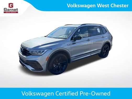 Pyrite Silver Metallic 2023 Volkswagen Tiguan 2.0T SE R-Line Black