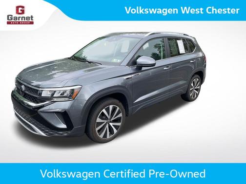 Platinum Gray Metallic 2024 Volkswagen Taos 1.5T SE