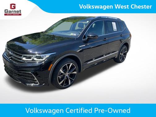 Deep Black Pearl Effect 2023 Volkswagen Tiguan 2.0T SEL R-Line