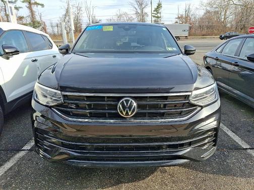 2022 Volkswagen Tiguan 2.0T SE R-Line Black