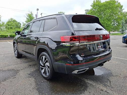 2024 Volkswagen Atlas 2.0T SE