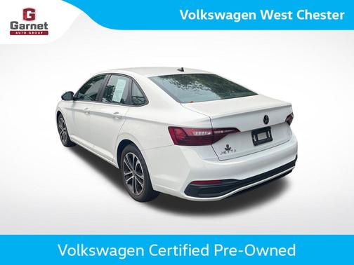 Pure White 2024 Volkswagen Jetta 1.5T Sport