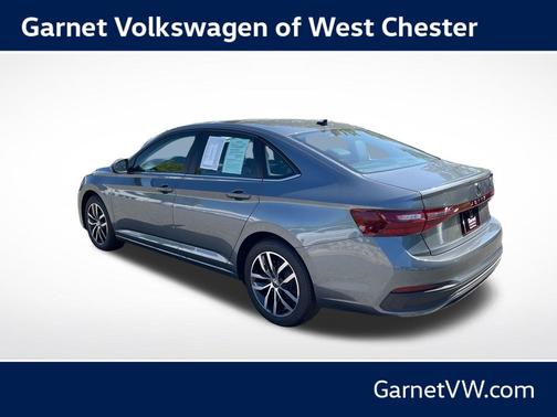 Platinum Gray Metallic 2025 Volkswagen Jetta 1.5T SE