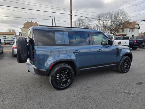 2024 Land Rover Defender 110 P300