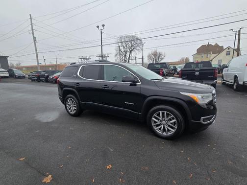 2017 GMC Acadia SLE-2