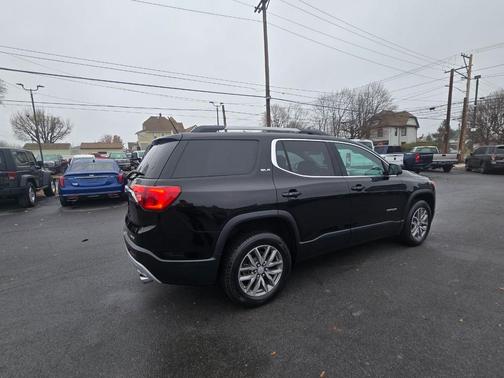 2017 GMC Acadia SLE-2