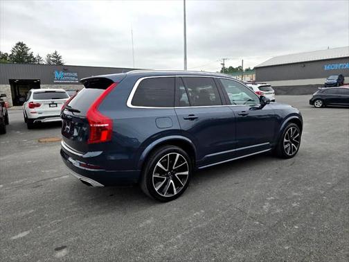 2020 Volvo XC90 T6 Momentum