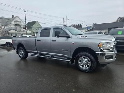 2019 RAM 3500 Tradesman Crew Cab 4x4 8' Box