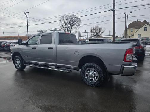 2019 RAM 3500 Tradesman Crew Cab 4x4 8' Box