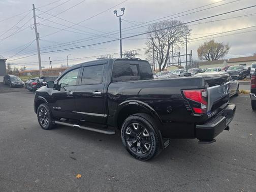 2023 Nissan Titan Platinum Reserve