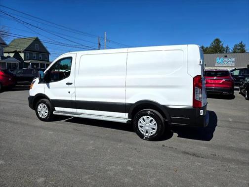 2022 Ford Transit-250 Base