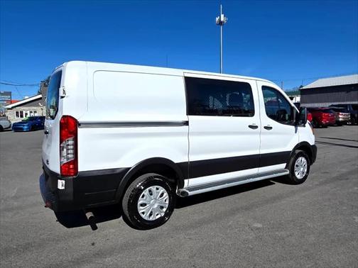 2022 Ford Transit-250 Base