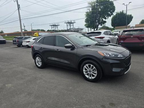 Magnetic Metallic 2020 Ford Escape SE