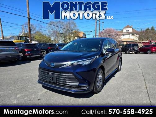 2021 Toyota Sienna LE
