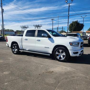 Bright White Clearcoat 2024 RAM 1500 Laramie