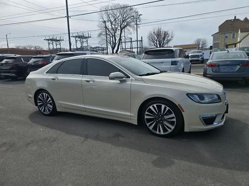2018 Lincoln MKZ Select