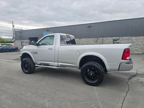 Bright Silver Metallic Clearcoat 2016 RAM 3500 SLT