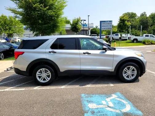 2022 Ford Explorer Base 4WD