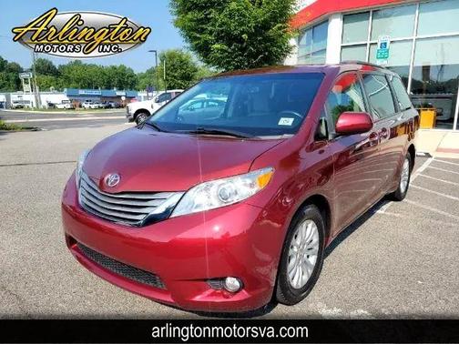 2017 Toyota Sienna XLE