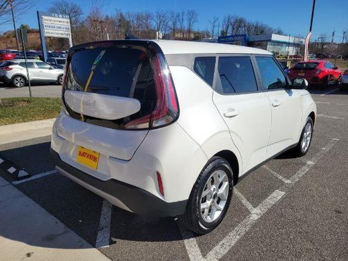 2024 Kia Soul LX