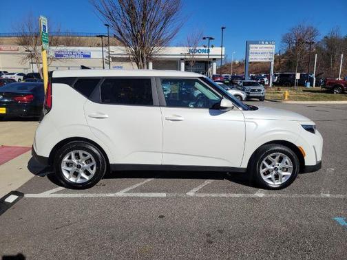 2024 Kia Soul LX