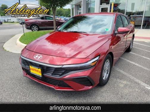 2024 Hyundai ELANTRA SE