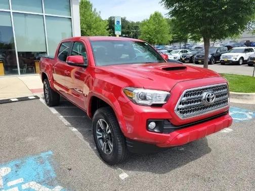 Barcelona Red Metallic 2017 Toyota Tacoma SR5