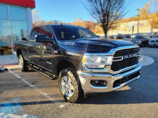 2020 RAM 2500 Big Horn Crew Cab 4X4 6'4' Box