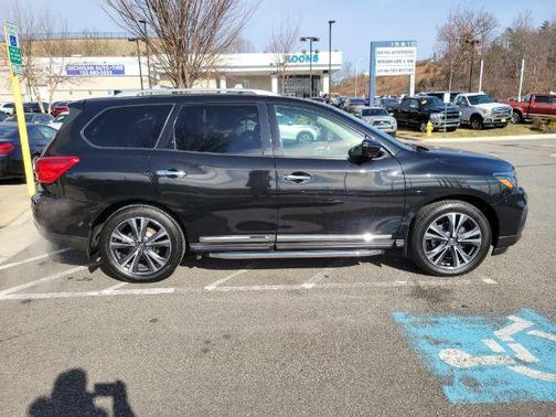 2019 Nissan Pathfinder Platinum