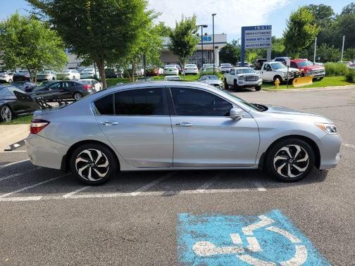 2017 Honda Accord EX-L w/Navigation & Honda Sensing