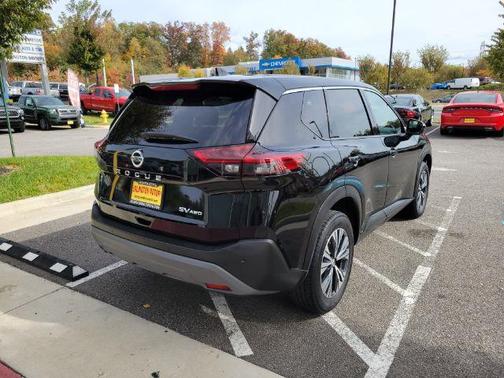 2021 Nissan Rogue SV