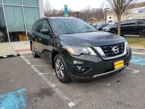 2019 Nissan Pathfinder SV