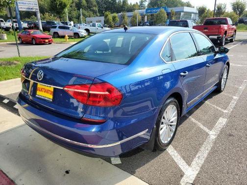 2016 Volkswagen Passat 1.8T SE