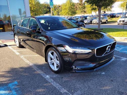 2018 Volvo S90 T5 Momentum