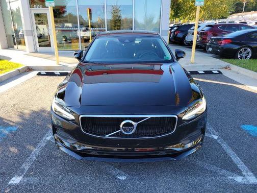 2018 Volvo S90 T5 Momentum