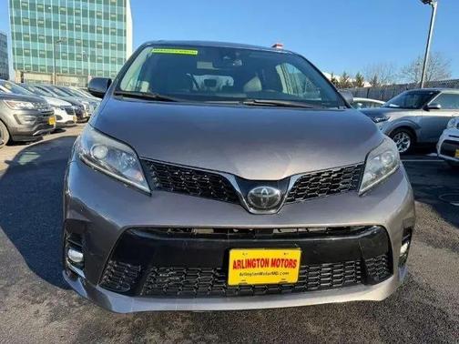 2019 Toyota Sienna SE