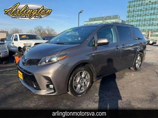 2019 Toyota Sienna SE