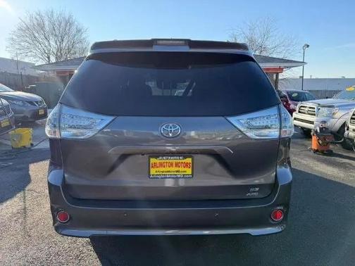 2019 Toyota Sienna SE